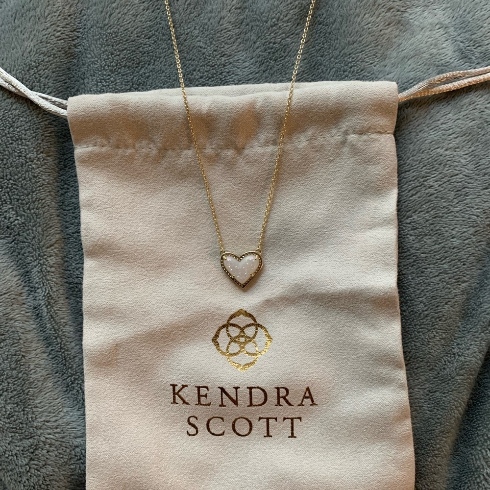 Ari Heart Gold Pendant Necklace